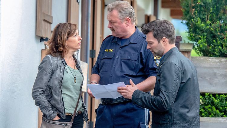 Sie haben bald fertig: Nina Pokorny (Julia Cencig), Alois Kroisleitner (Ferry Öllinger, M.) und Lukas Roither (Jakob Seeböck).