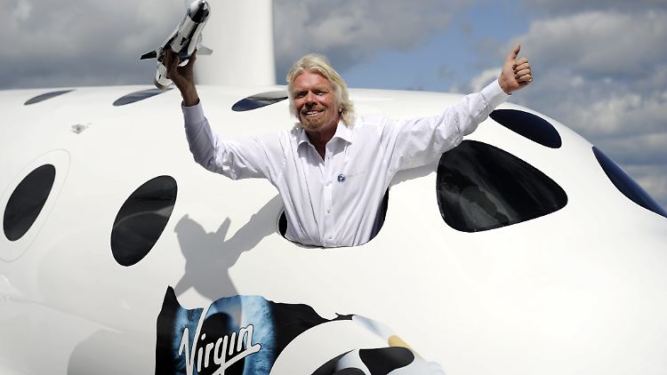Richard Branson weiß, wie man Aufmerksamkeit auf sich zieht.