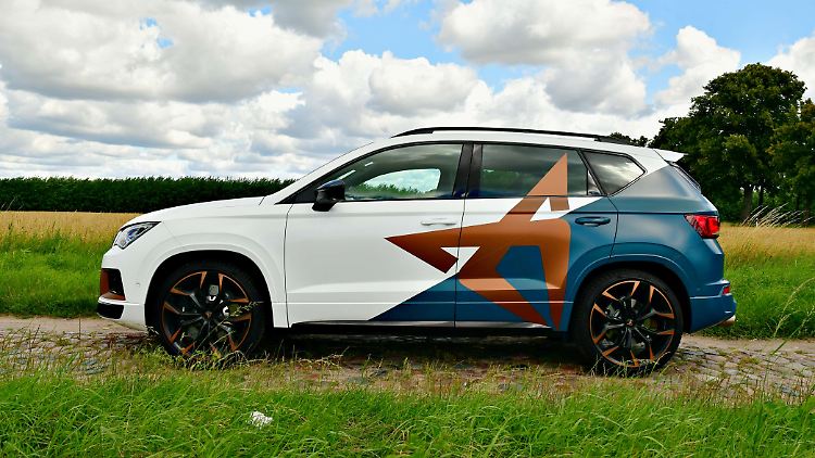 Der Cupra Ateca steht hier auf 20-Zoll-Rädern, hinter denen sich die Brembo-Bremsanlage versteckt.