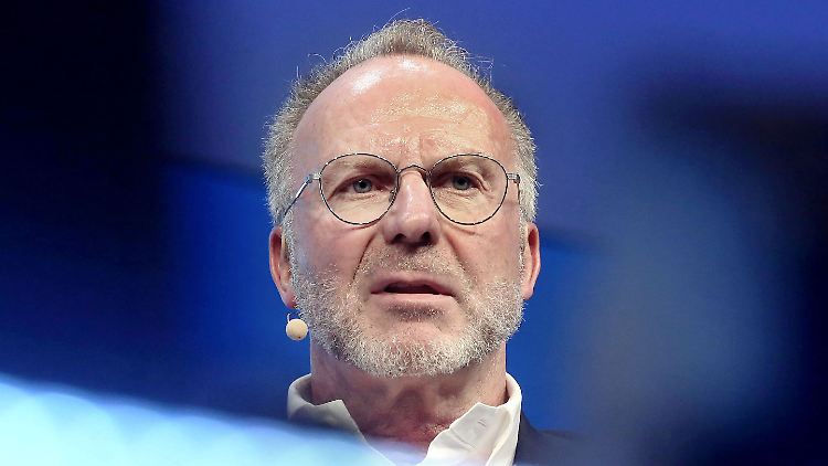 "Wem gehört der Fußball? Am ehesten noch denen, die ihn spielen", meint Bayern-Boss Rummenigge.