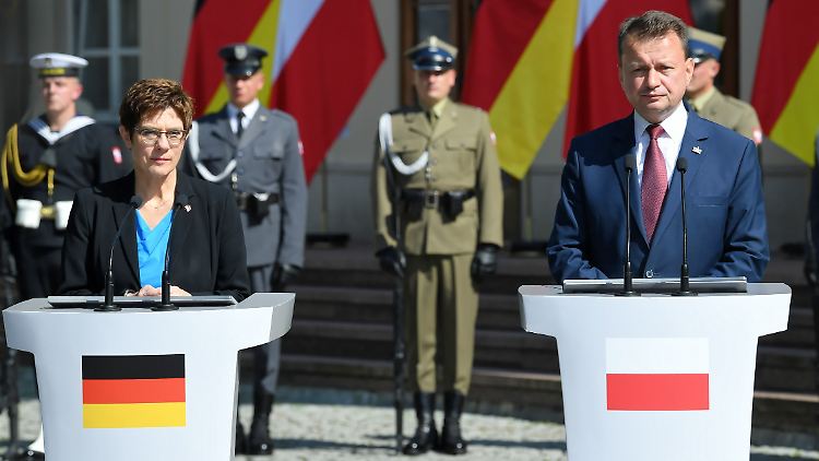 "Die Frage der polnischen Sicherheit ist eine Frage für Deutschland und umgekehrt", sagte AKK in Warschau.