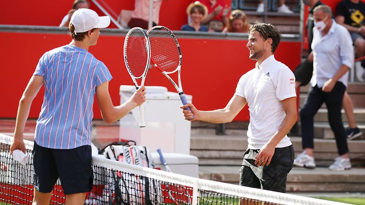 Tennisprofi Dominic Thiem (rechts) gewann das Herren-Einladungsturnier in Berlin.