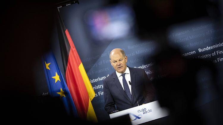Die Grünen wollen Olaf Scholz im Bundestag zu Wirecard befragen.
