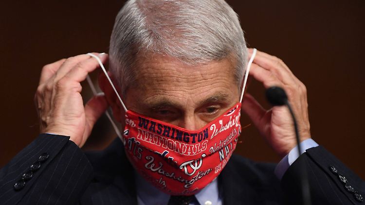Fauci selbst trägt Maske, Trump mittlerweile allerdings auch.