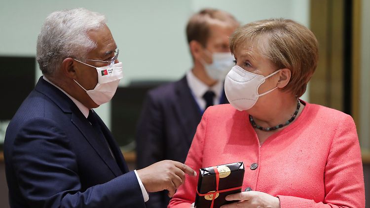 Angela Merkel und der portugiesische Regierungschef António Costa feiern beide am 17. Juli Geburtstag.