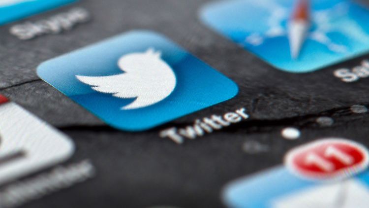 Nach der Attacke brodelt die Gerüchteküche über die Identität der Angreifer - vier junge Menschen aus der Gamerszene sollen zumindest an dem Hack beteiligt gewesen sein.