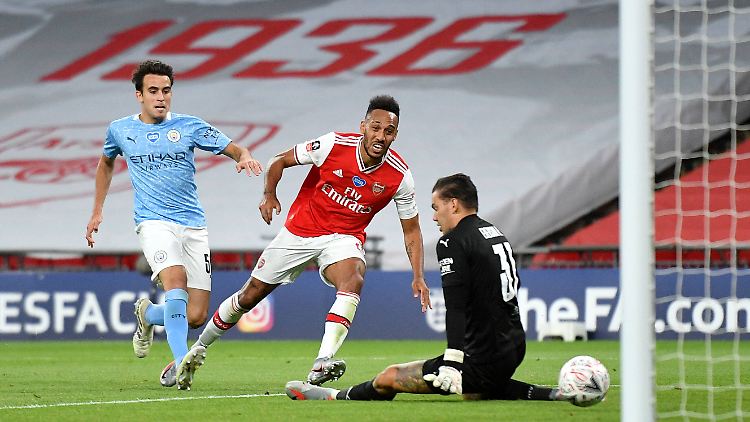 Mit zwei Toren schießt Pierre-Emerick Aubameyang den FC Arsenal ins Pokalfinale. 
