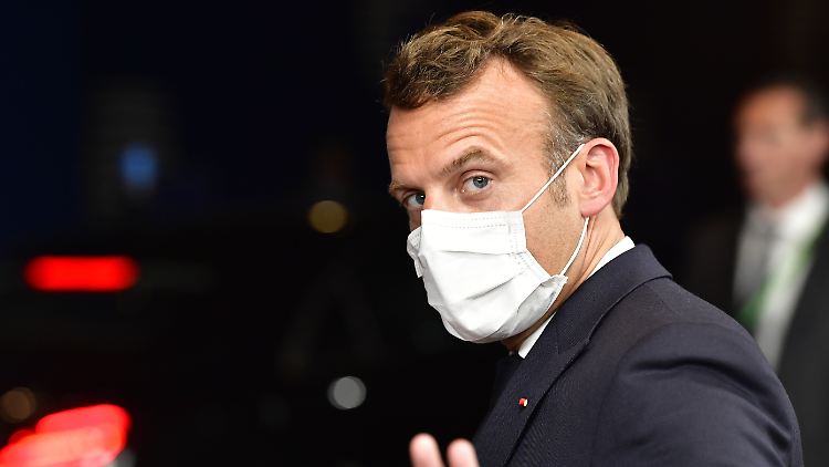 Frankreichs Präsident Macron macht seinem Ärger über das Vorgehen der sogenannten sparsamen Länder beim EU-Gipfel Luft.