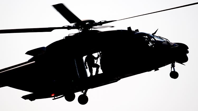 Bei der verunglückten Maschine handelt es sich um einen Hubschrauber des Typs NH90. Dieses Foto entstand bei einem Trainingsflug in Brandenburg 2018.