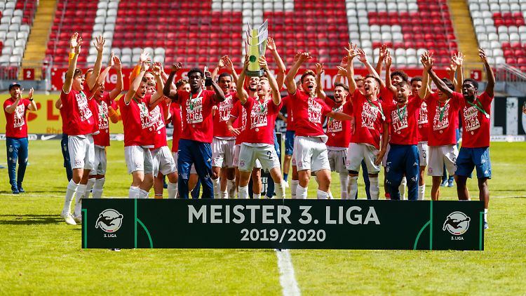 Der FC Bayern II feierte als Aufsteiger die Meisterschaft in Liga 3.