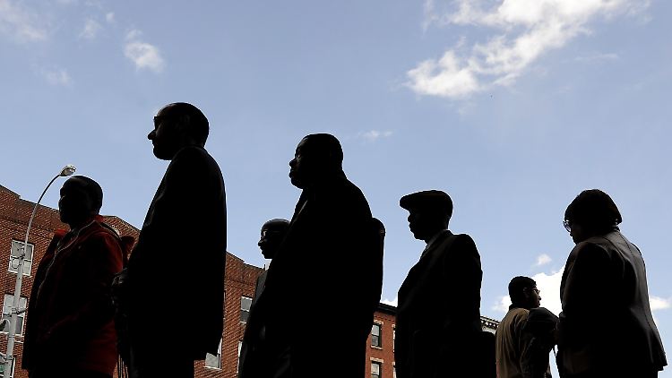 Arbeitsmarkt in den USA: Allen Betroffenen fehlt das Geld in der Tasche, der Wirtschaft fehlt es zur Erholung.