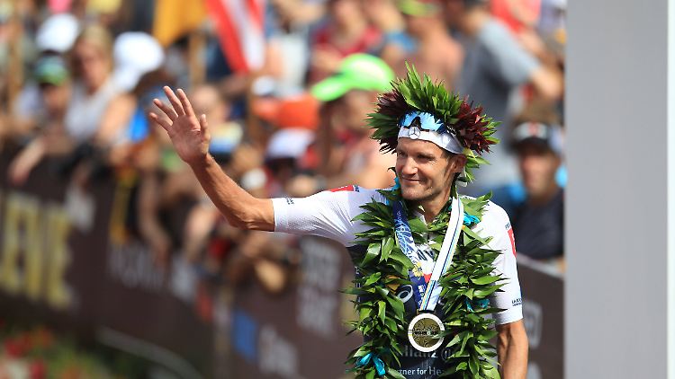 Bessere Zeiten: Jan Frodeno nach dem Sieg des Ironmans 2019.