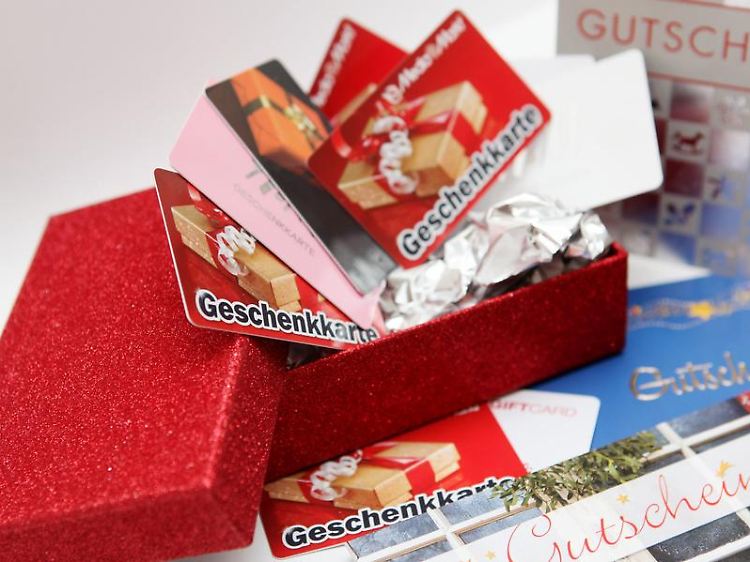 Gutscheine sind ein beliebtes Geschenk. Dabei sollten Käufer und Beschenkte aber auf einiges achten.