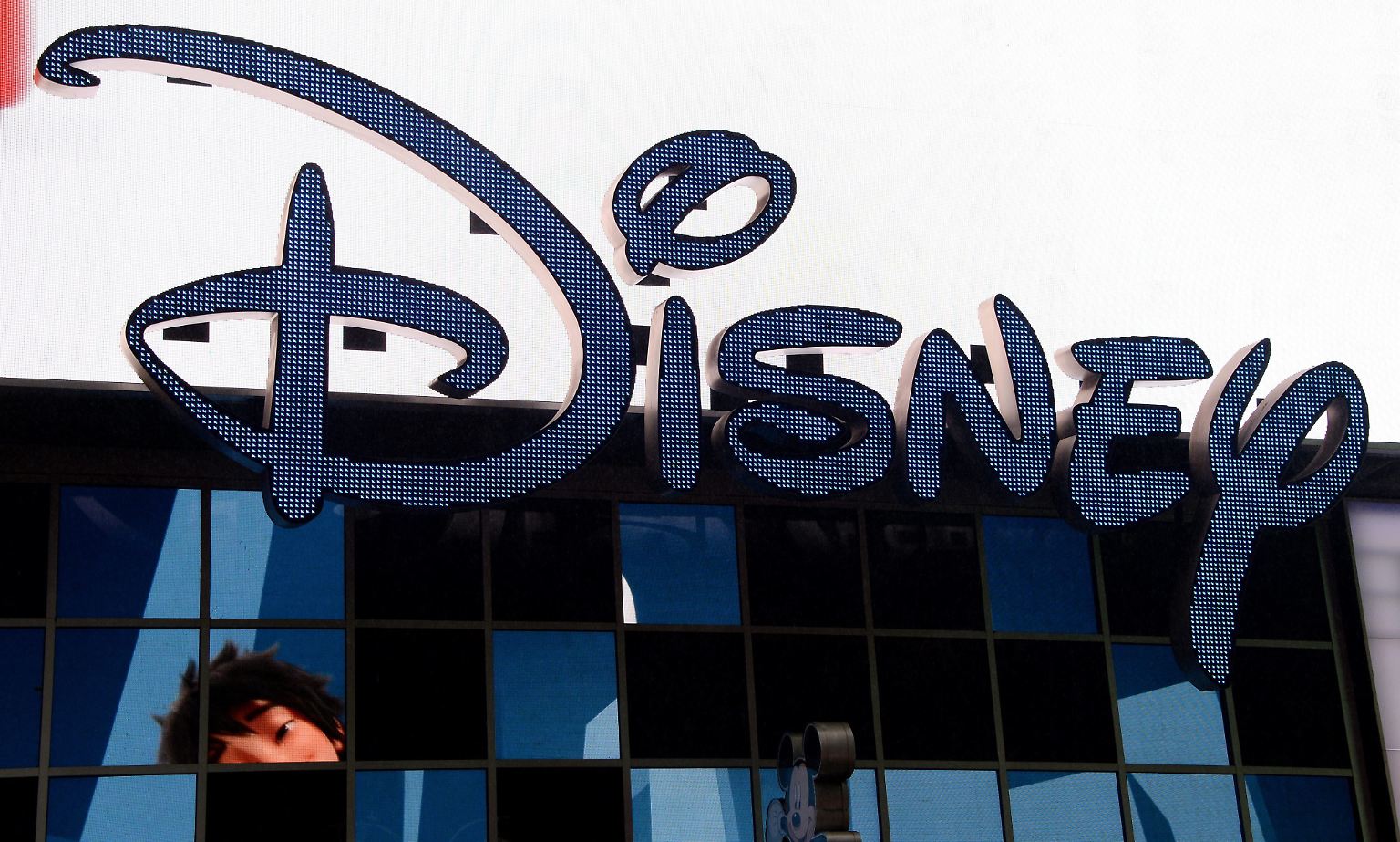 Die meisten Zeichentrickfilme der Walt Disney Company faszinieren nicht nur Kinder, auch viele Erwachsenen finden Gefallen an ihnen. Kein Wunder, werden doch in vielen Produktionen "Erwachsenenthemen" angesprochen oder Witze gemacht, mit denen die Kleinen noch gar nicht viel anfangen können.