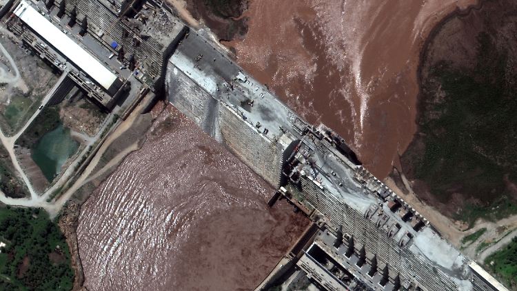 Ein Satellitenbild zeigt die Ausmaße des Mega-Staudamms in Äthiopien - Afrikas größtes Wasserkraftwerk.