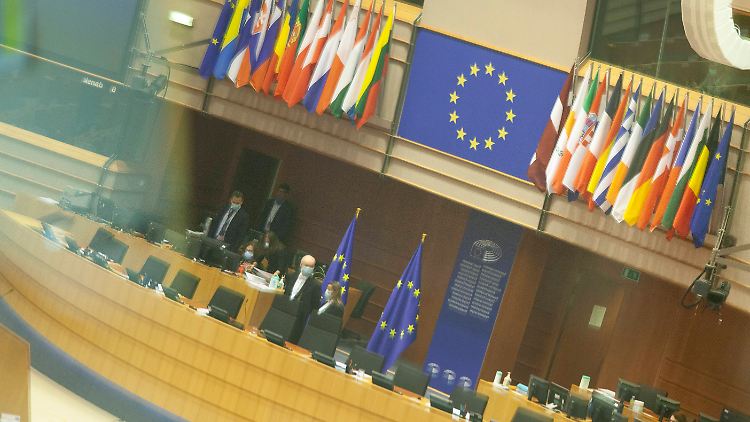 Der EU-Haushalt für die nächsten sieben Jahre steht, er braucht aber noch die Billigung des EU-Parlaments.