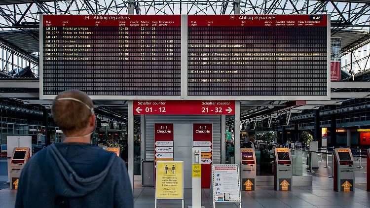 Sollen wirklich nur Flugreisende aus Risikogebieten getestet werden? Die Politiker sind sich uneins.