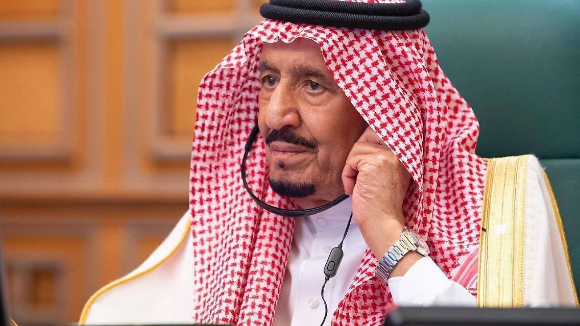Vor drei Jahren hatte König Salman viele Kompetenzen an seinen Sohn übergeben, Kronprinz Mohammed bin Salman.