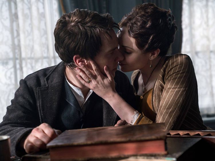 Bleibt bis zuletzt an der Seite ihres Mannes: Mary Edison (Tuppence Middleton).