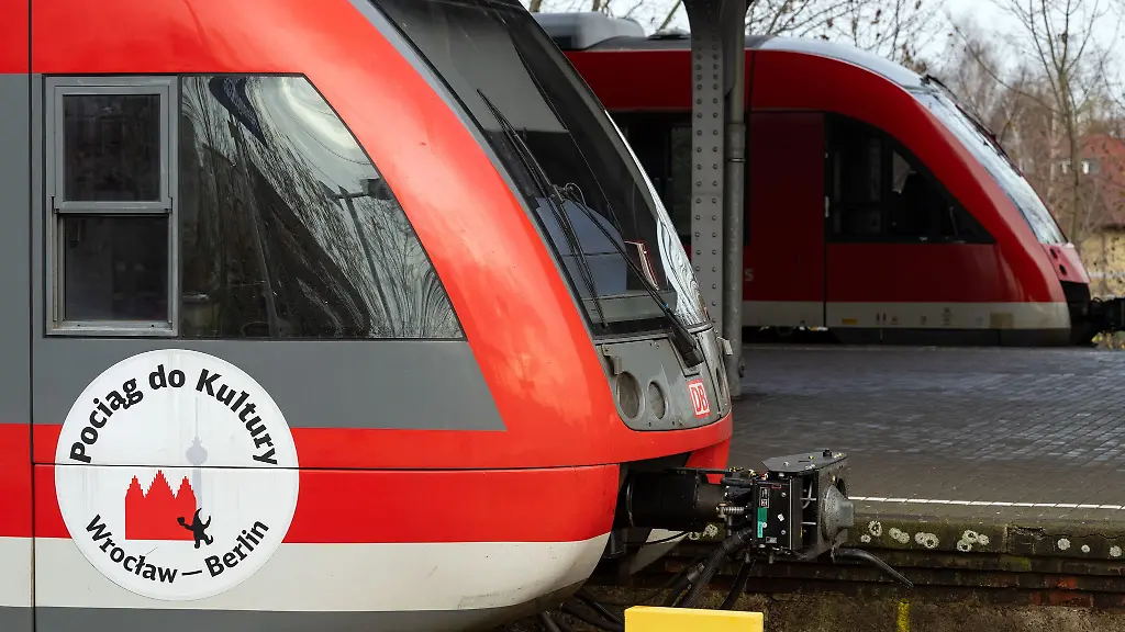 Der-Kulturzug-verkehrt-zwischen-Berlin-und-Breslau