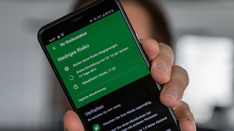 Die Corona-Warn-App leidet wie viele andere Apps unter rigorosen Einschränkungen der Hintergrundaktivitäten durch Smartphone-Hersteller.