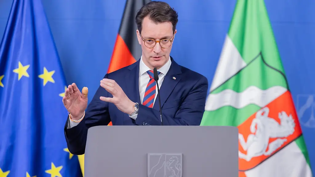Ministerpraesident-Hendrik-Wuest-erklaert-wie-der-Koalitionsvertrag-von-CDU-CSU-und-SPD-Nordrhein-Westfalen-weiterbringen-kann-Der-Koalitionsvertrag-fuer-den-Bund-hat-nach-Ueberzeugung-von-Ministerpraesident-Hendrik-Wuest-in-vielen-Bereichen-grosse-Auswirkungen-auf-Nordrhein-Westfalen
