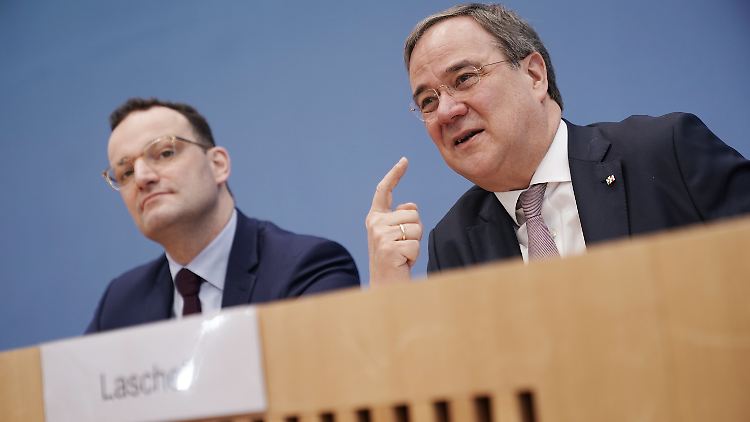 Bleiben ein Team: Jens Spahn (links) und Armin Laschet.