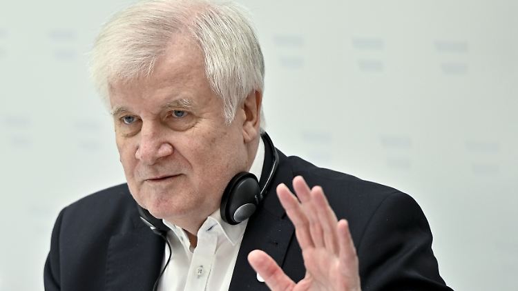 Seehofer will die Maßnahmen gegen Kindesmissbrauch verstärken.