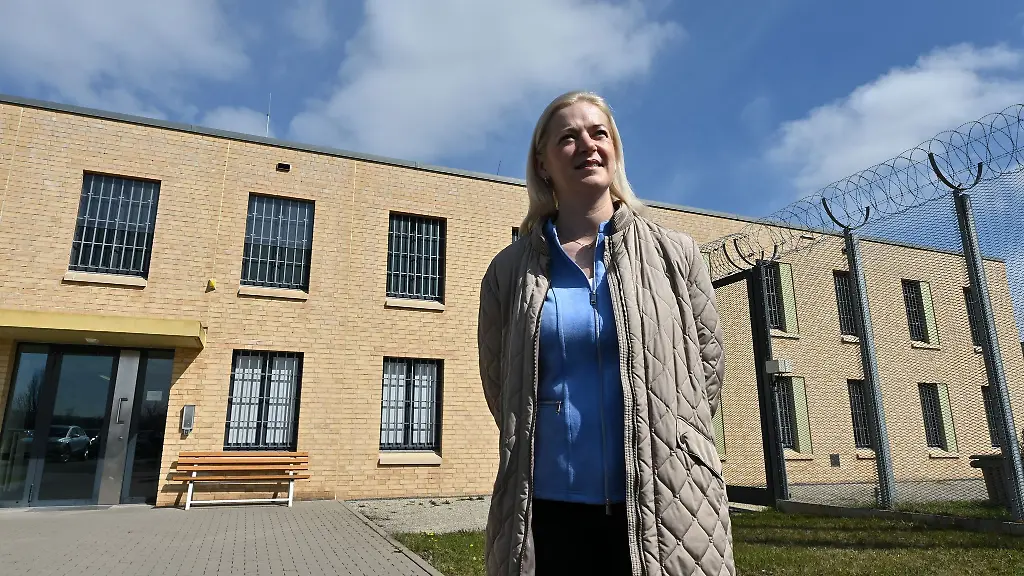 Thueringens-Justizministerin-Beate-Meissner-CDU-stellte-die-Plaene-fuer-eine-landeseigene-Abschiebehaftanstalt-vor