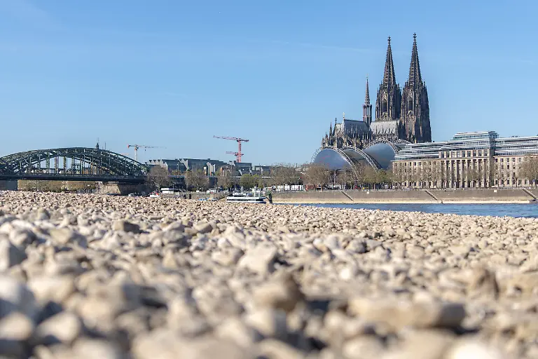 5d53c30b2781e75fbf47feda10beca93