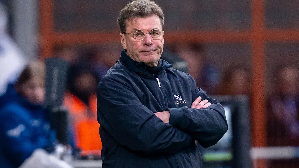War-zuletzt-selbst-enttaeuscht-von-seiner-Mannschaft-Trainer-Dieter-Hecking