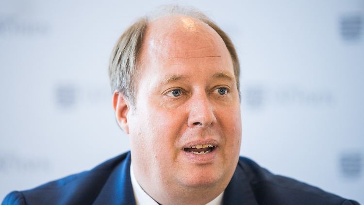 Der Kanzleramtsminister sieht Grenzen bei der freiwilligen Testung von Reiserückkehrern.