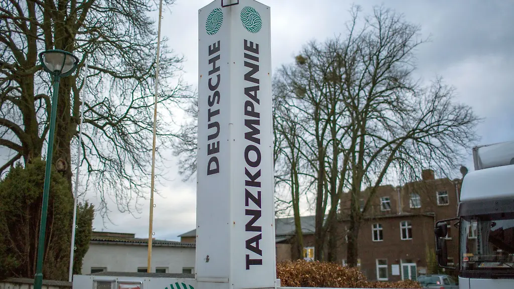 Die-Finanzierung-der-Deutschen-Tanzkompanie-in-Neustrelitz-ist-nur-bis-Ende-2025-gesichert-Das-naechste-Krisengespraech-soll-in-wenigen-Tagen-stattfinden