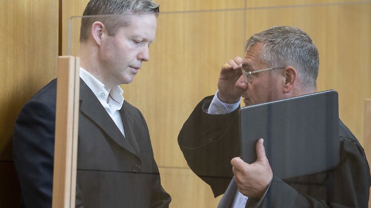 Stephan Ernsts bisheriger Pflichtverteidiger Frank Hannig soll nun durch einen neuen Pflichtverteidiger ersetzt werden.