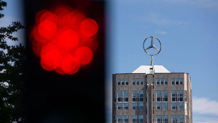 Stürmische Zeiten für Daimler-Beschäftigte: Angestellte in Deutschland können erst einmal aufatmen.