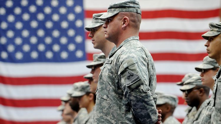 Die US-Regierung will die Zahl der in Deutschland stationierten Soldaten um fast 10.000 reduzieren.