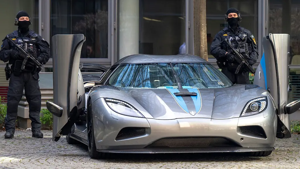 Dieses-Auto-beschlagnahmten-bayerische-Ermittler-fuer-eine-Behoerde-im-Ausland