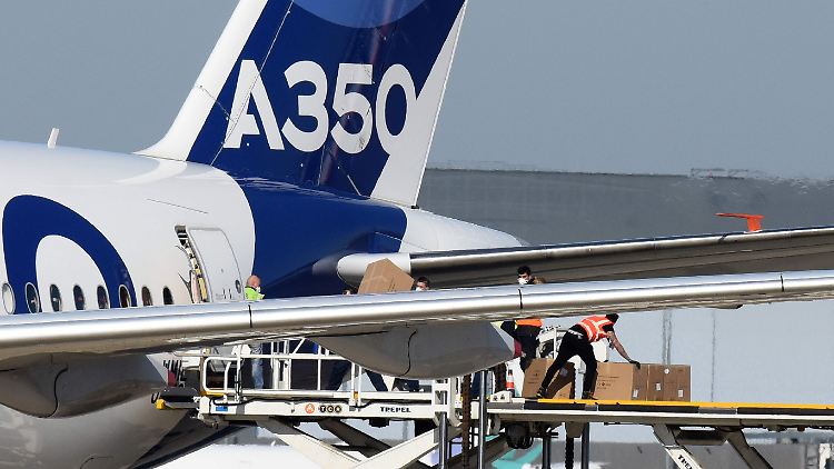 In Zukunft sollen nur noch fünf Jets pro Monat aus der Erfolgsreihe A350 hergestellt werden.