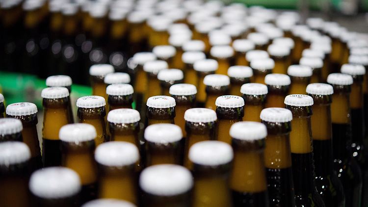 Der Mehrverkauf von Flaschenbier kann die Verluste in der Gastronomie nicht ausgleichen.
