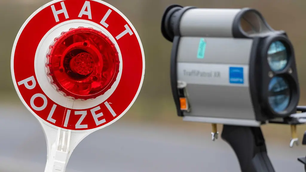 Die-Polizei-Koblenz-setzt-unter-anderem-Handlasergeraete-bei-ihren-Geschwindigkeitskontrollen-ein