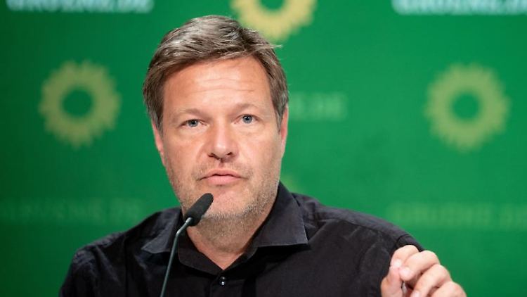 "Die gegenwärtige Sommerhitze kommt nicht überraschend", sagt Robert Habeck.