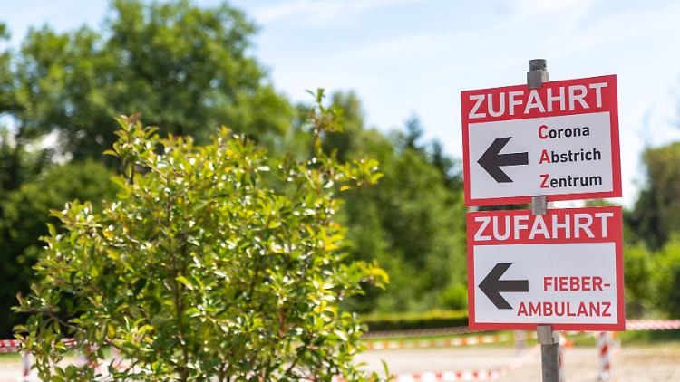 Ohne freiwillige Helfer werde es schwer, die Aufgaben zu bewältigen, mahnen die Amtsärzte.