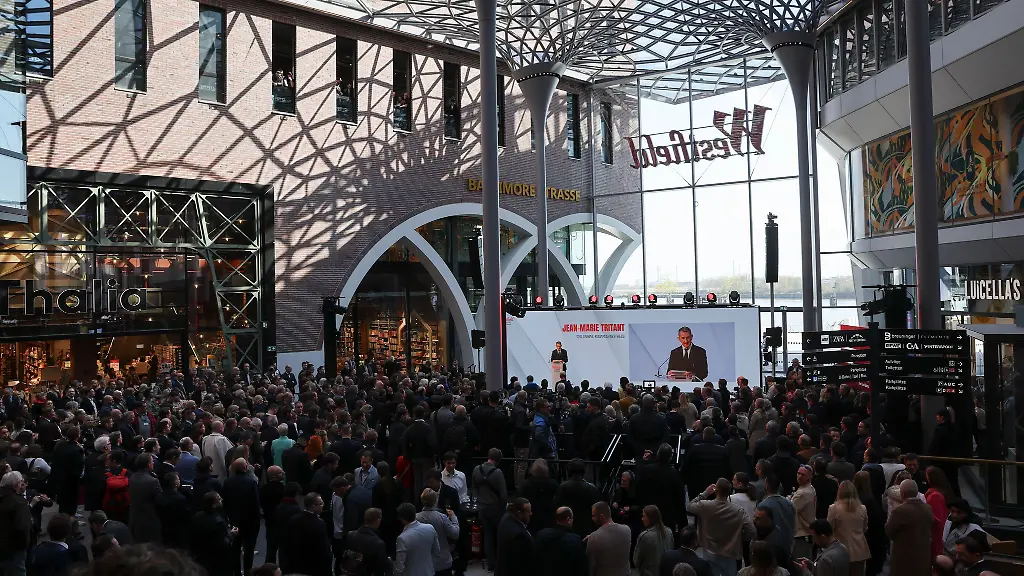 650-geladene-Gaeste-waren-bei-der-offiziellen-Eroeffnung-dabei