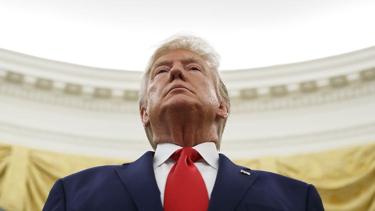 Donald Trump: Geht er oder bleibt er?
