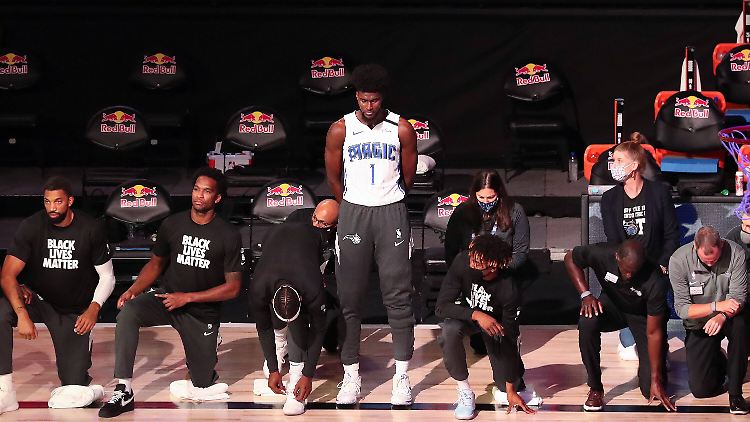 Jonathan Isaac glaubt nicht an die Macht der Knie-Geste.