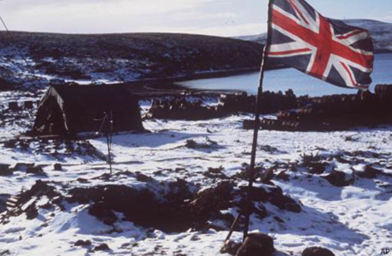1982 hatte Argentinien die britischen Falkland-Inseln im Südatlantik besetzt. Bereits seit Generationen hatte Argentinien die "Islas Malvinas", wie sie auf Spanisch heißen, beansprucht.