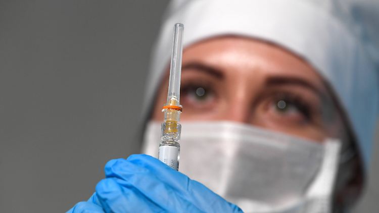 Der von Russland getestete Impfstoff hat angeblich bei allen Testpersonen angeschlagen und keine Nebenwirkungen hervorgerufen.