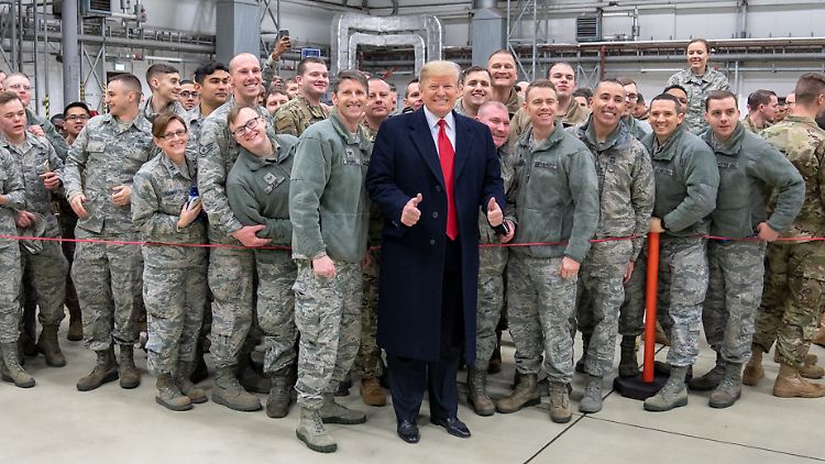 Trump kümmere sich wenig um den Rest der Welt, kritisiert sein früherer Sicherheitsberater John Bolton.