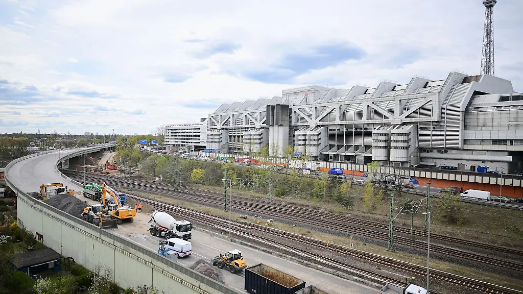 Ueber-die-marode-Ringbahnbruecke-fliesst-kein-normaler-Verkehr-mehr