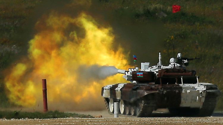 Ein aserbaidschanischer Panzer bei einer früheren Übung.